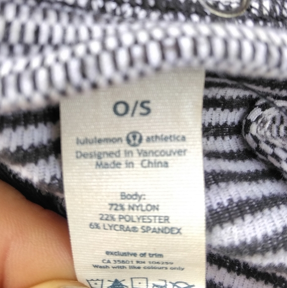 Lululemon Vinyasa Scarf Wrap One Size Mini Pique Check Black & White Stripe - Picture 8 of 9